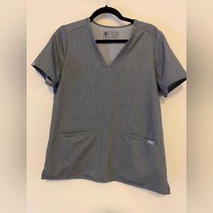 Figs Casma Three Pocket Scrub Top in Graphite